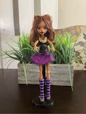 Monster High Ghouls Alive Clawdeen Wolf doll [see pictures for small details]